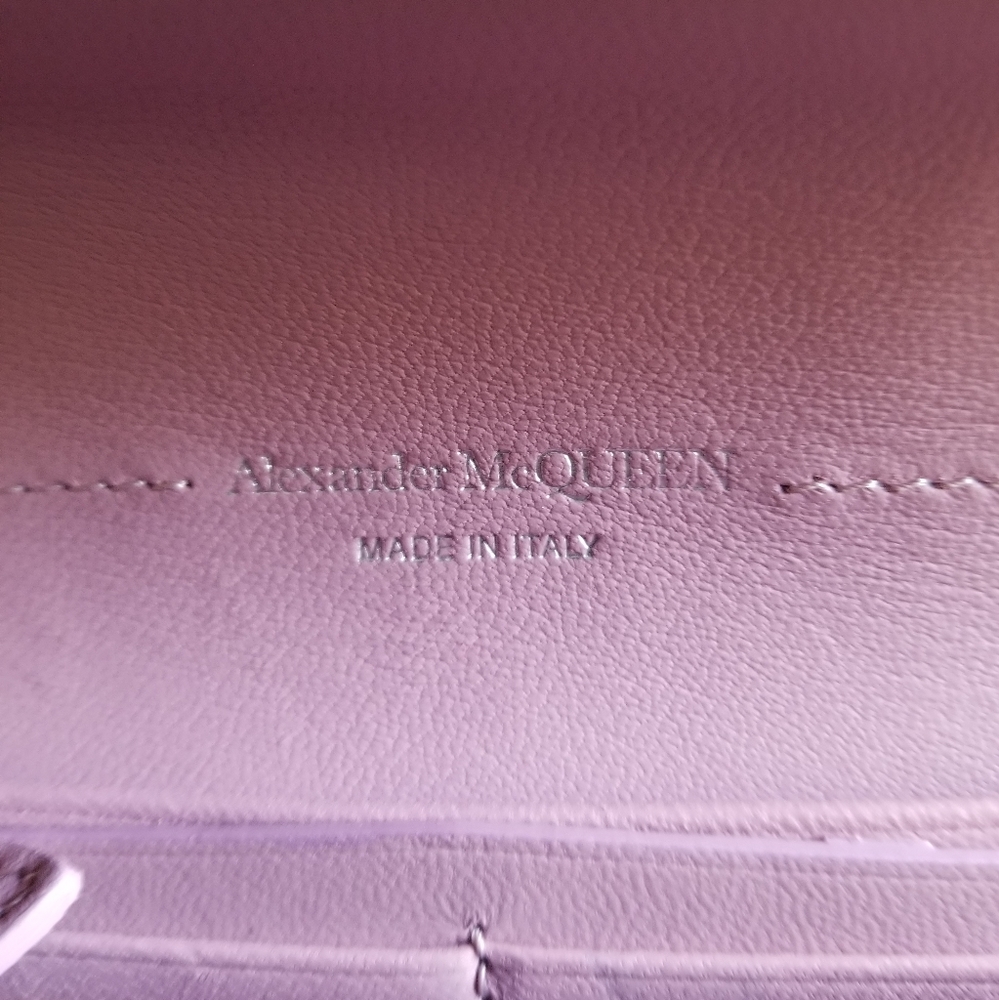 Alexander McQueen Croc-Embossed Leather Wallet-On-Chain Antic Pink - Picture 9 of 13